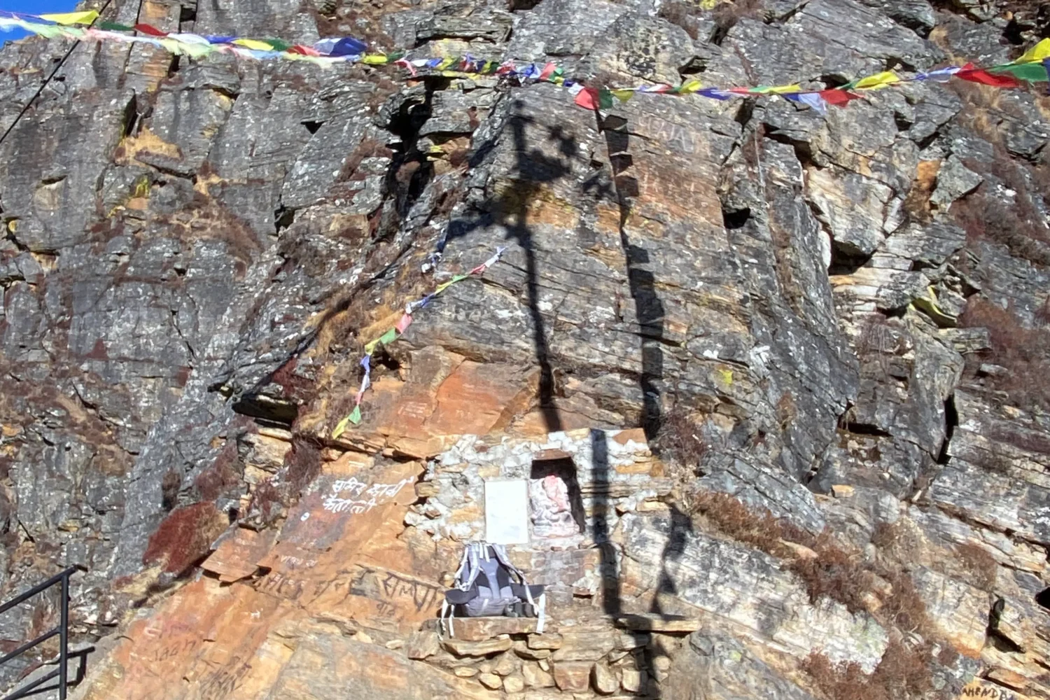 idol of Kumar, reaching gosaikunda lake