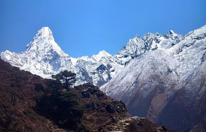 ama dablam mountain himalaya nepal ama dablam mountain himalaya nepal