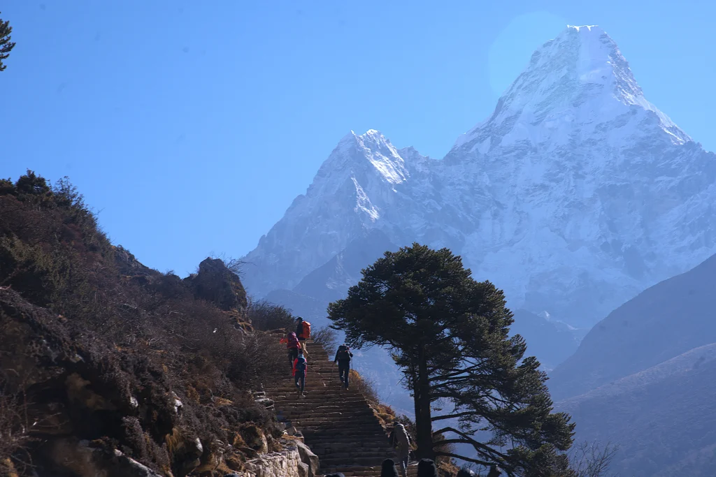 ama dablam mountain himalaya nepal