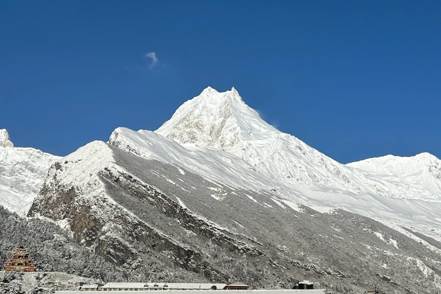 Mount Manaslu HD Picture