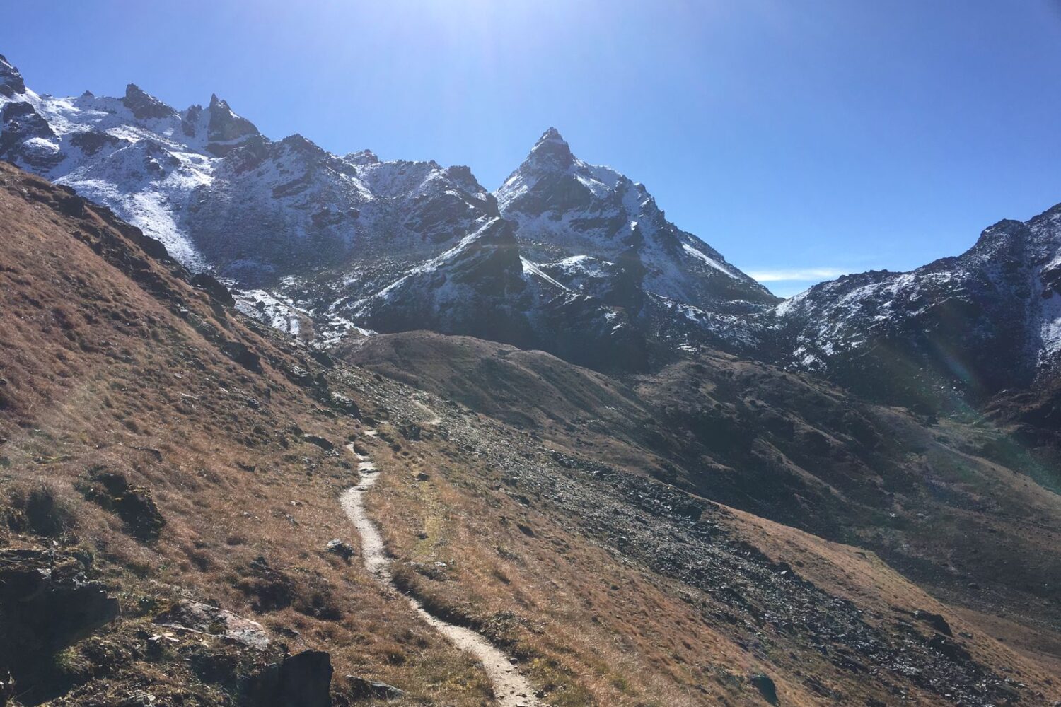 Kanchenjunga trek photo 46: Photo of Kanchenjunga, with its snow-covered summit