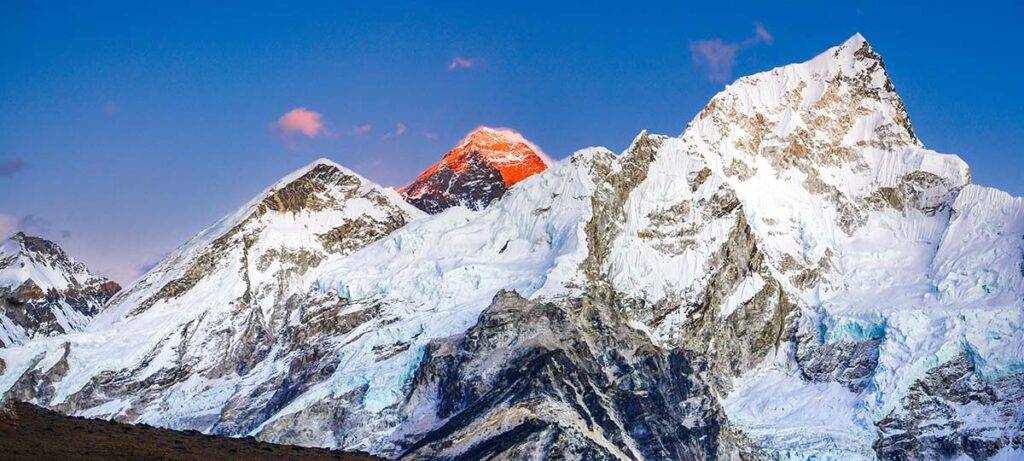 Panoramic view of snow-capped Himalayan peaks during the best time to visit Nepal for trekking.