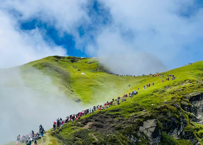 queue of pilgrimage badimalika temple